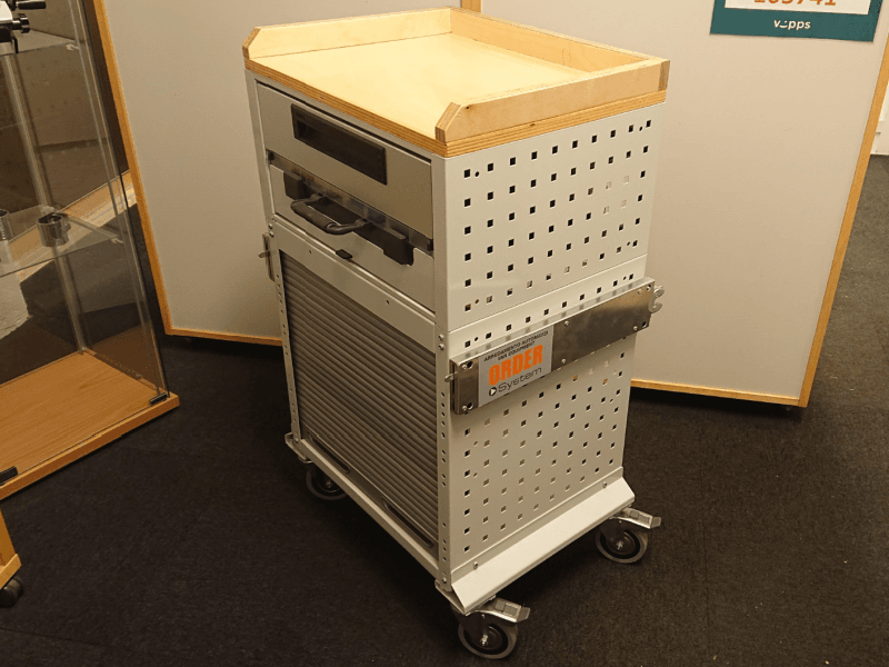 Utstilt Order System bilinnredning Single trollye S20-03