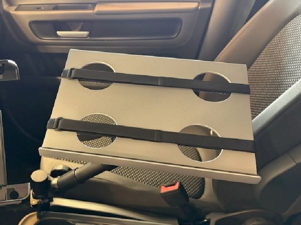 PC bord med justerbar teleskop arm
